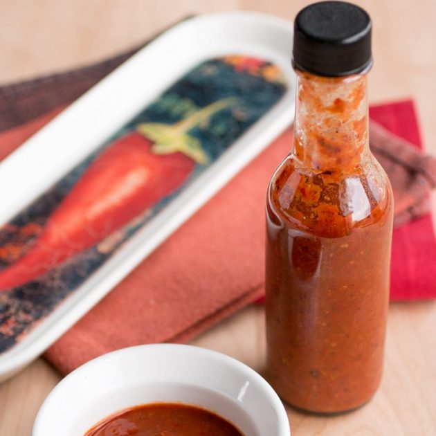 Fűszeres mártás: nagyon forró chilis szósz