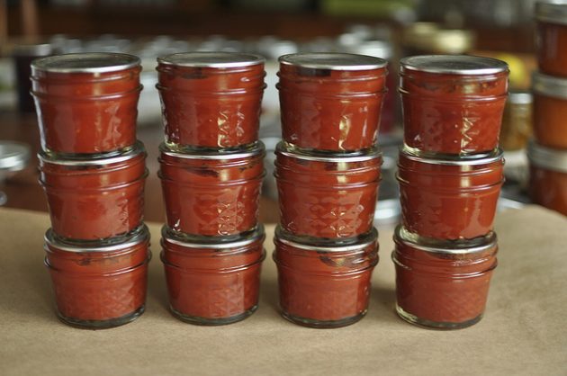 Пикантни сосове: топъл доматен сос