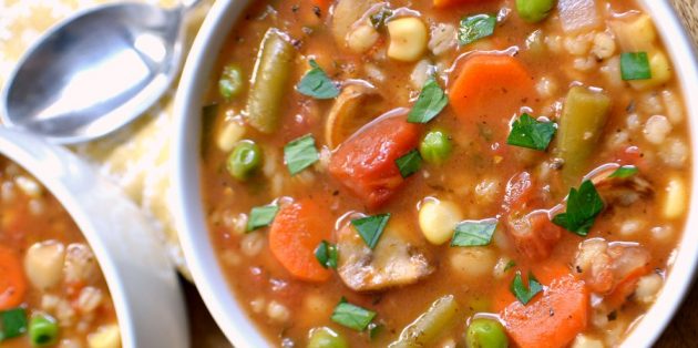 σούπες λαχανικών: σούπα με μαργαριτάρια κριθαριού, ζαχαρωτά και ρεβίθια