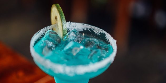 non-alcoholic cocktails: blue lagoon