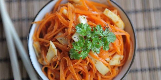 Salát s korejskou mrkví a chobotnice