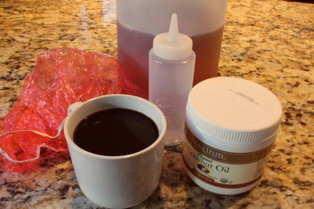 Hvordan man bruger kaffe til farvning af hår