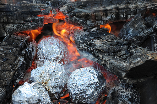 Cuisson des muffins au feu