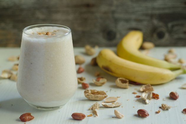 sund morgenmad: smoothies med banan og æble