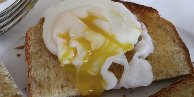 recepti za brze hrane: jaje u vrećici s pikantnim umakom