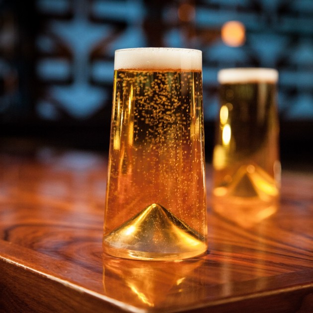 Regalo para un amante de la cerveza: un vaso de diseño