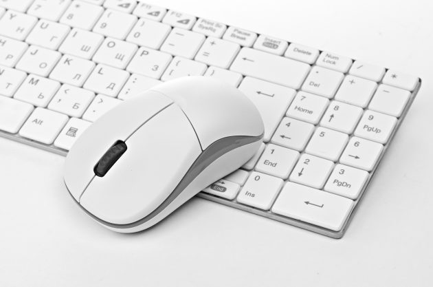 Utilisez USB OTG: connectez le clavier et la souris