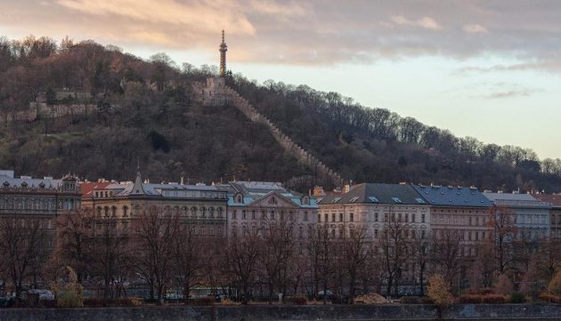 סיור בפראג: גבעת פטרין ומגדל התצפית פטרזין