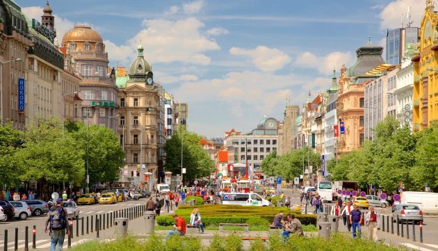 布拉格景点：瓦茨拉夫广场