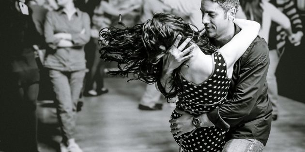 Kako naučiti plesati društvene plesove: Bachata