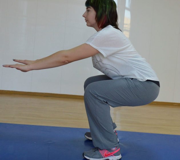 एक महीने में वजन कम कैसे करें: squats