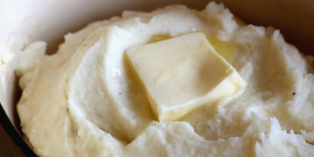Opskrift på Mos kartofler: Smør bør være varm