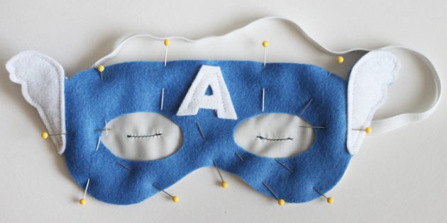 अपने हाथों से 23 फरवरी को उपहार कैसे बनाएं: सोने के लिए एक सुपरहीरो का मुखौटा